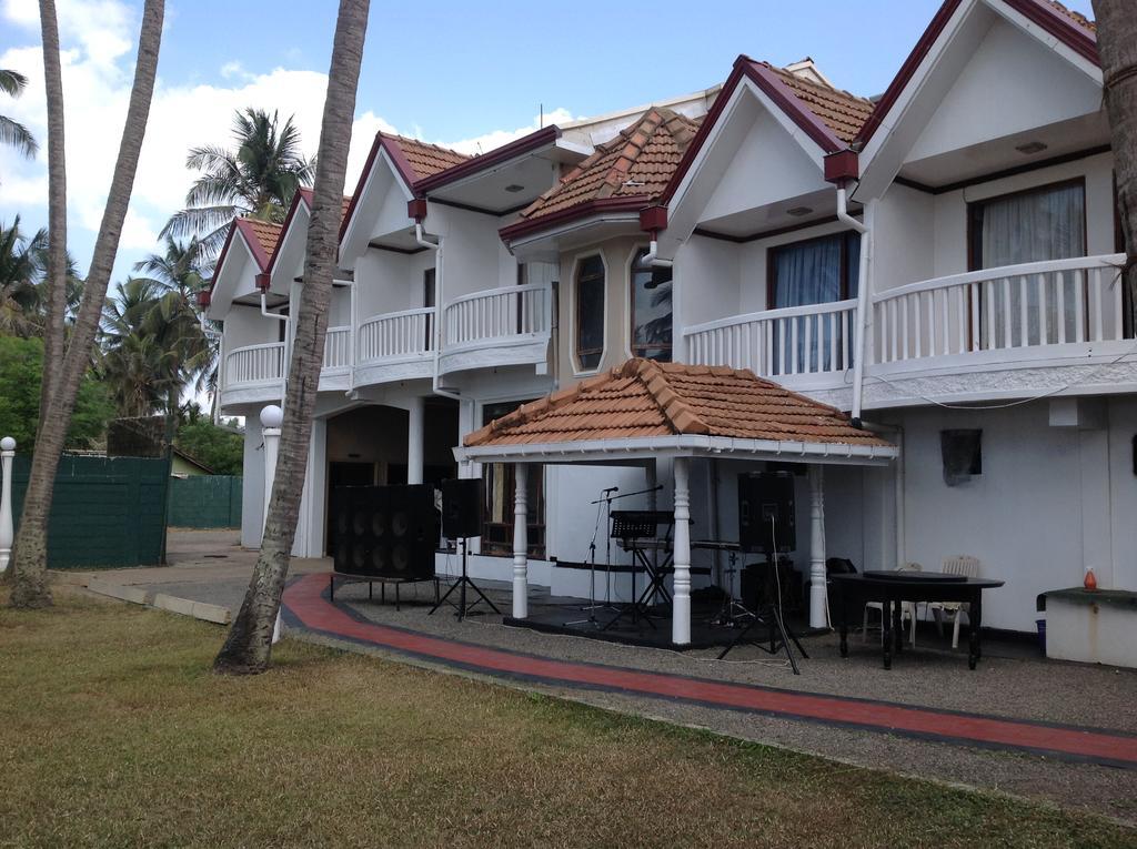 Ninnada Beach Hotel Marawila Exteriér fotografie